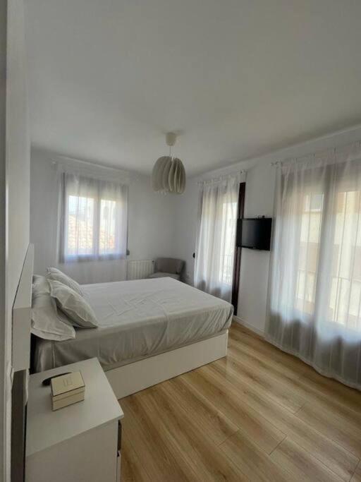 Apartamento Las Vistas Teruel Luaran gambar